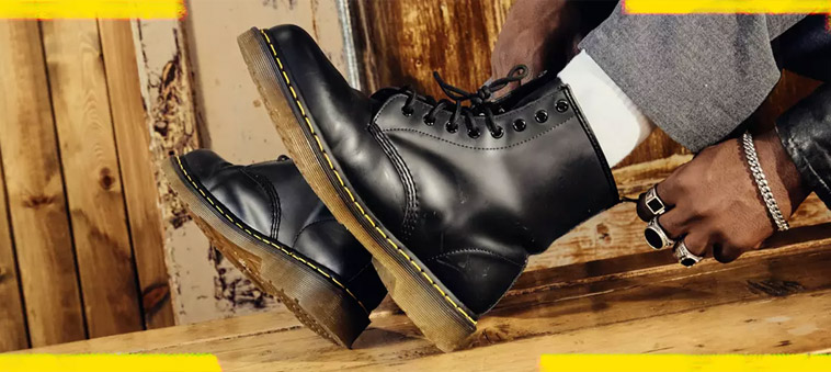 Dr martens senza cucitura gialla best sale